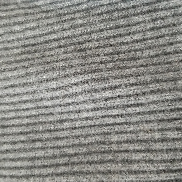 Milly of New York  Gray longsleeved turtleneck sweater size Petite - Picture 14 of 15